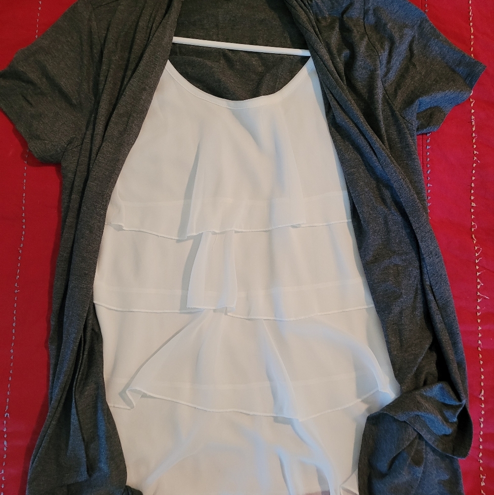 Naif gray and white short sleeve cardigan. Sz L.